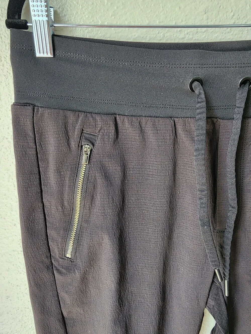Athleta Trekkie North High Rise Joggers Size 10 In Black